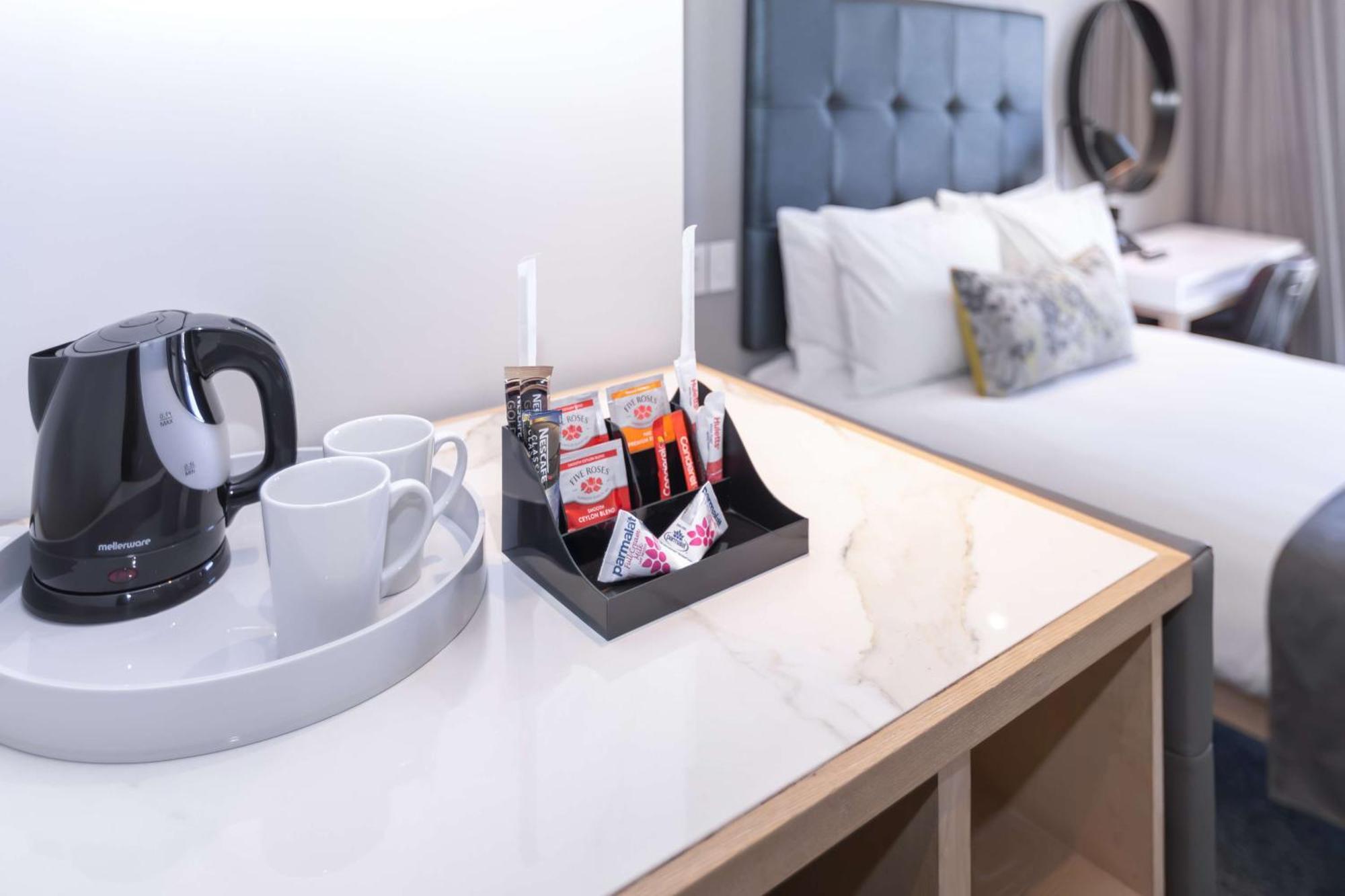 Stayeasy Bowl Hotel